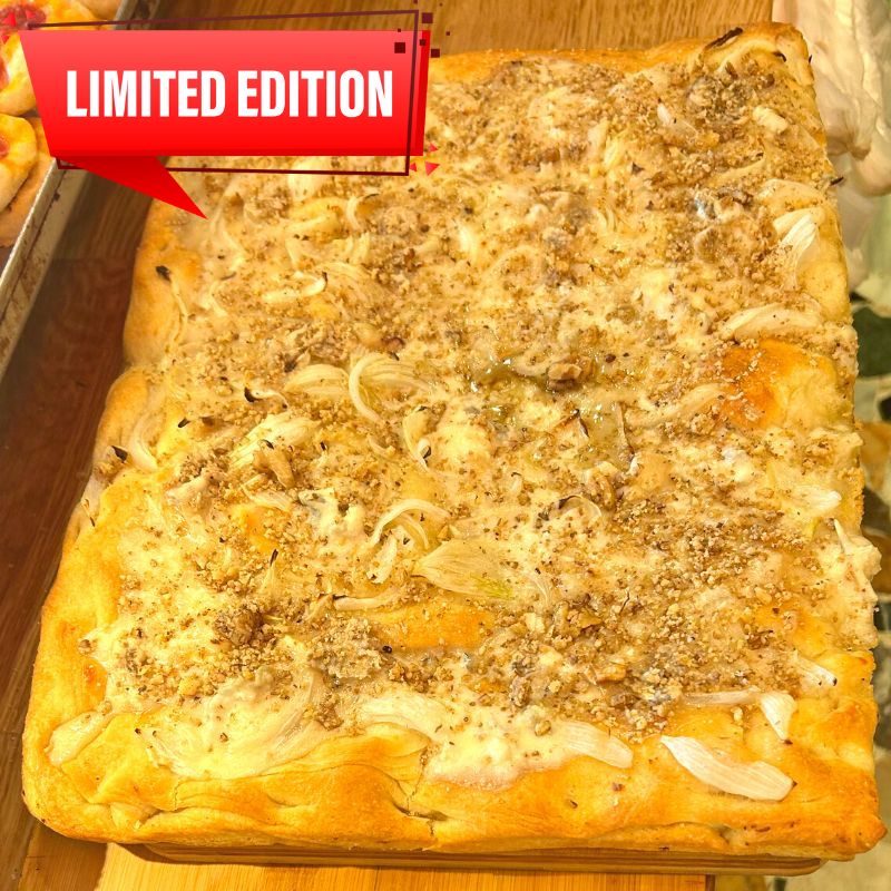 Focaccia con cipolle gorgonzola e noci