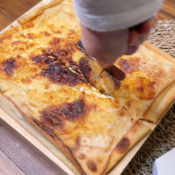 Focaccia al formaggio - immagine 3
